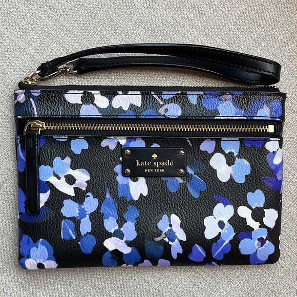 kate spade Handbags - Kate Spade Tinie Grove Street Printed Blue & Black Floral Leather Wristlet